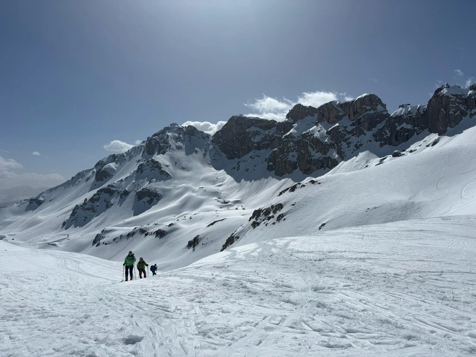 montagne-neige-ski-randonnee-claree skieurs en ski de randonnee vallee de la claree